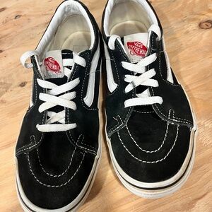 Classic Vans Old Skool Black and White Shoes - 7.5